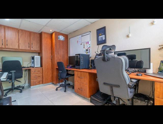 3 BEDROOM HOUSE FOR SALE IN BRACKENHURST